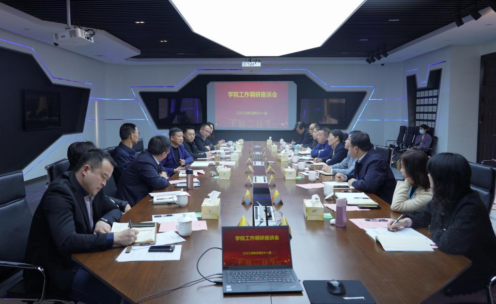 说明: //www.gqavvideos.com/__local/1/DC/83/8867CC0F18037448A4A30555EED_8890A83A_14145.jpg