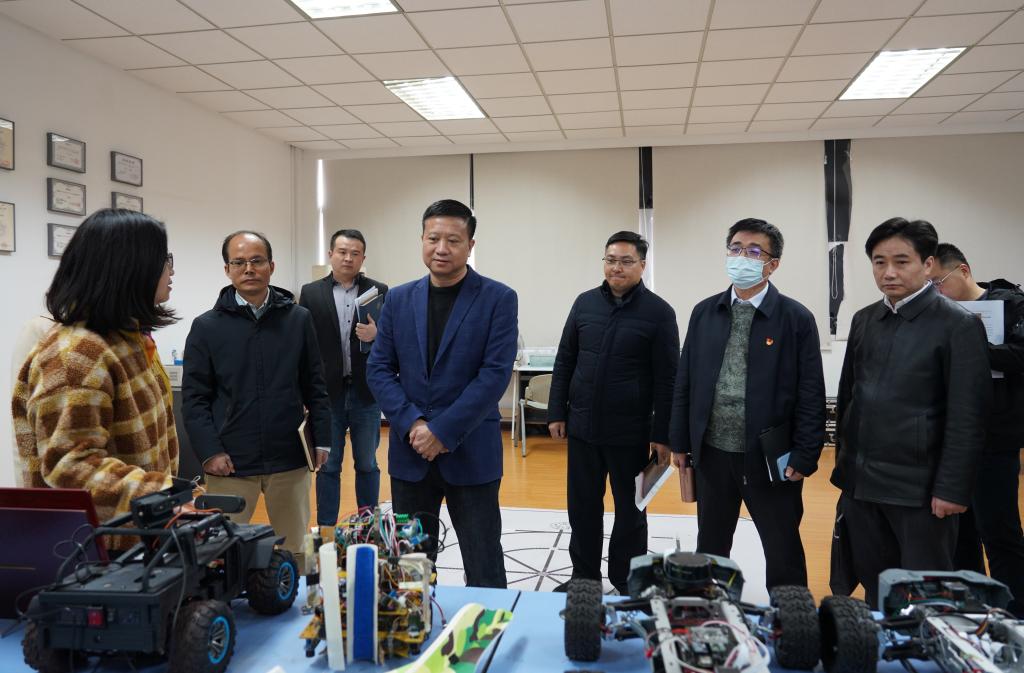 说明: //www.gqavvideos.com/__local/B/82/6C/8C963D3733A221A647779DAE27B_1787057D_16625.jpg